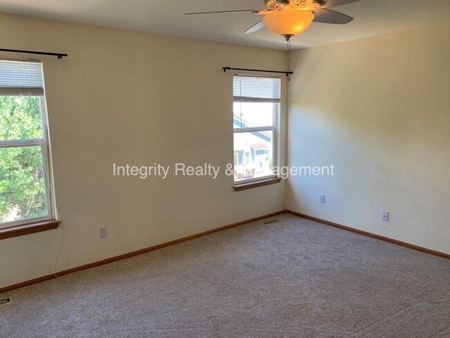 Building Photo - 9931 Saybrook St