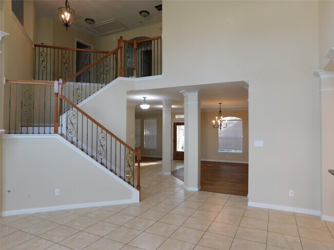 Building Photo - 5527 Baron Ridge Ln
