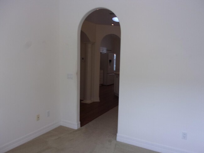 Building Photo - 512 Boxwood Pl