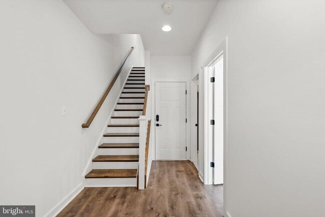 Building Photo - 921 Grundy St