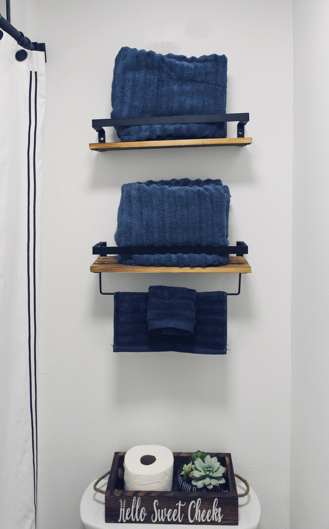 Plenty of Comfy Towels - 137 Howell St