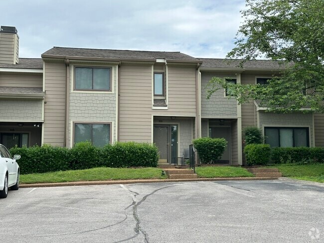 Building Photo - 616 Barlin Dr