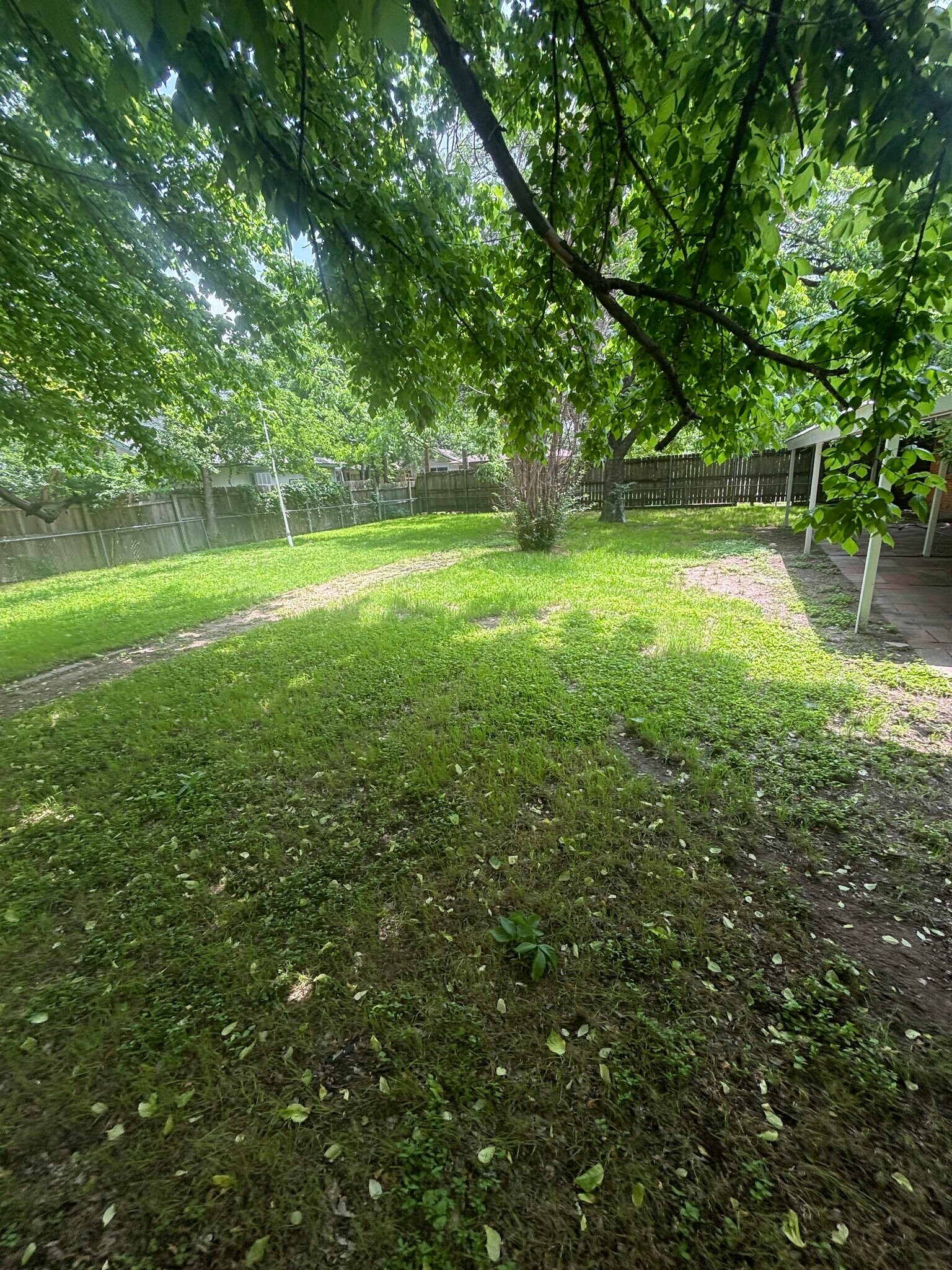 Building Photo - 605 N Joyce St