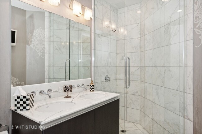 Building Photo - 600 N Fairbanks Ct