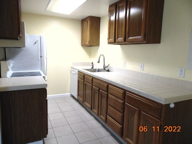 Building Photo - S.55th Street 1520