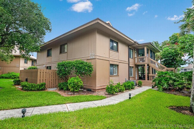 Building Photo - 269 NE Edgewater Dr