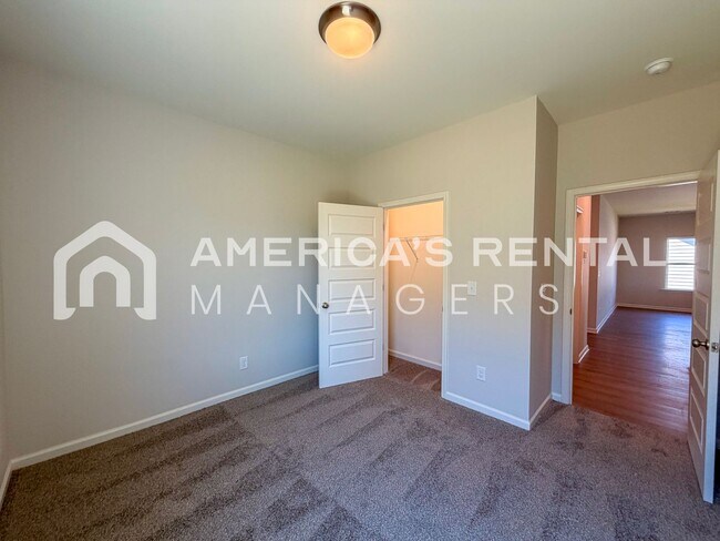 Building Photo - Modern Single Level Living at Havenridge!