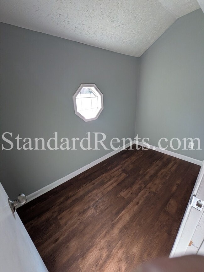 Building Photo - 622 Hickory Hollow Ln