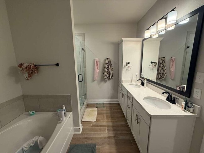 Building Photo - 115 Apollo Ave