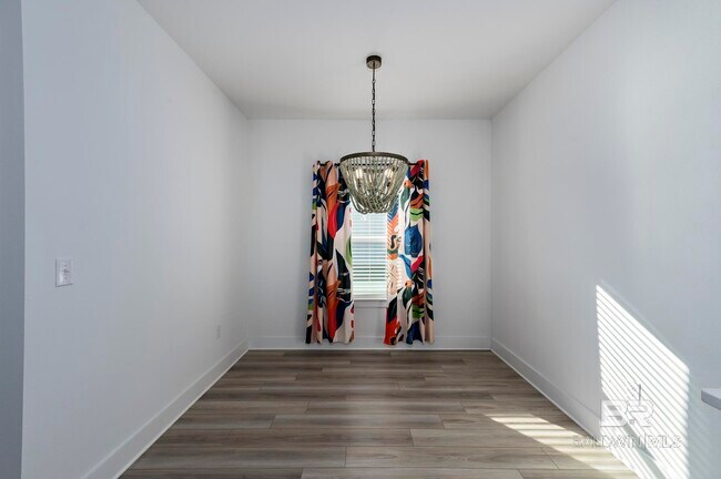 Building Photo - 231 Bronze St