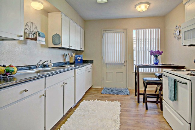 Interior Photo - Quail Plaza OK City