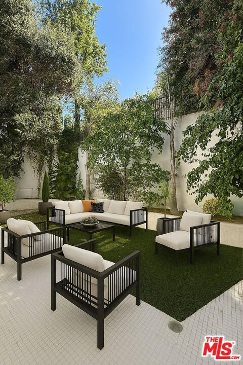Building Photo - 15020 Encanto Dr