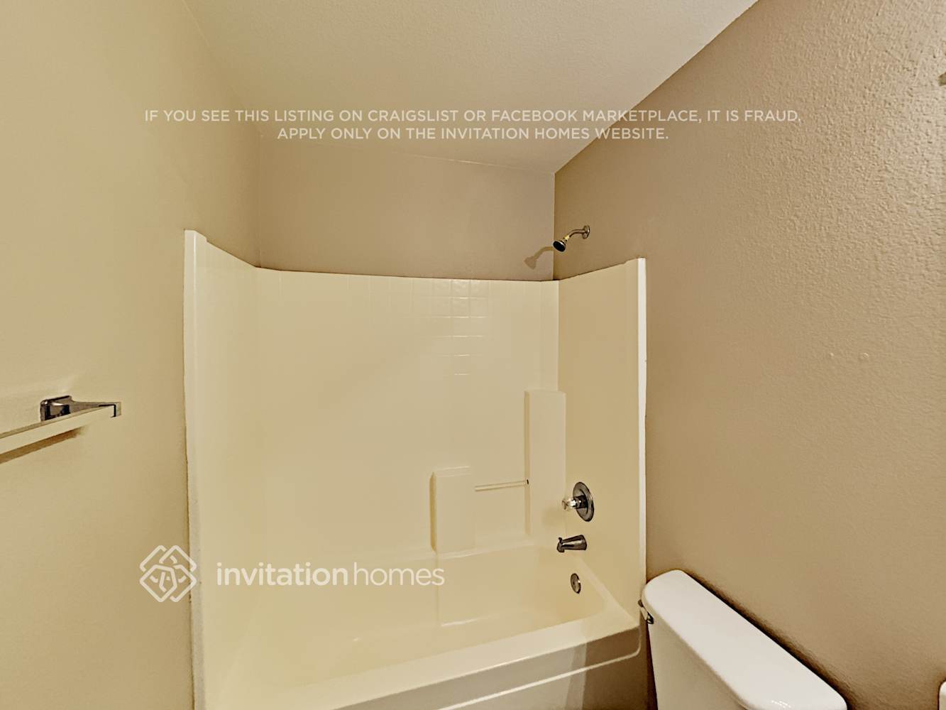 Building Photo - 6062 S Bell Pl