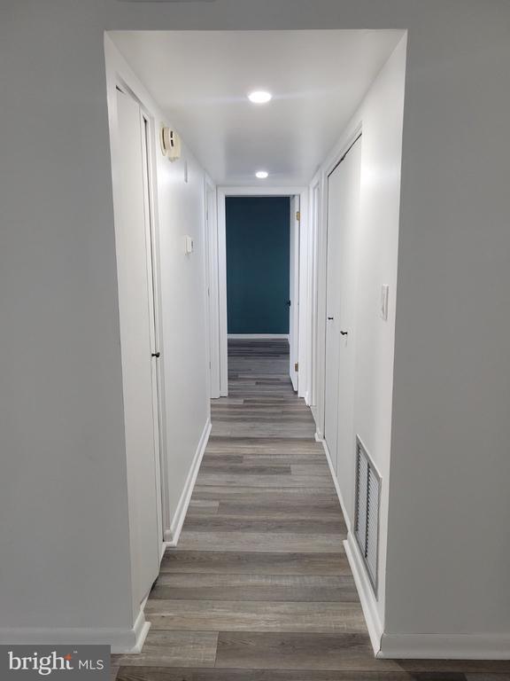 Building Photo - 20722 Valley Forge Cir