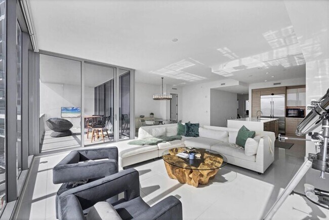 Building Photo - 1155 N Gulfstream Ave