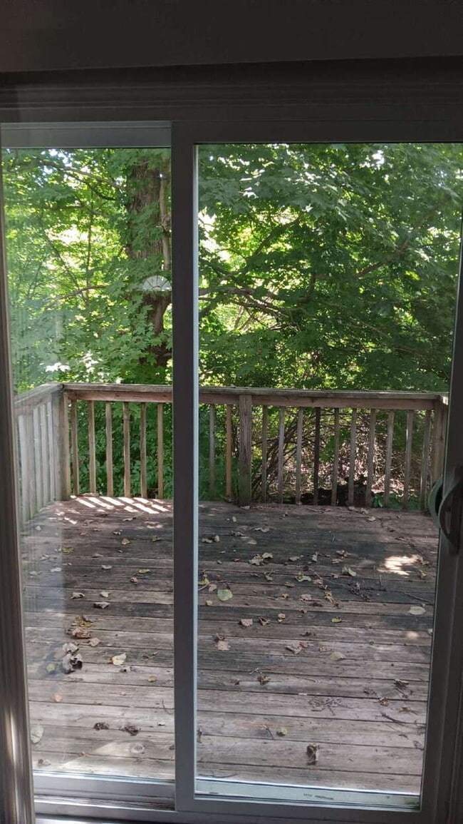Building Photo - 3BR, 2.5BA end unit available August 1, 2025