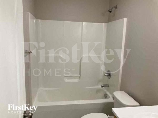 Building Photo - 100 Ash Ave NW