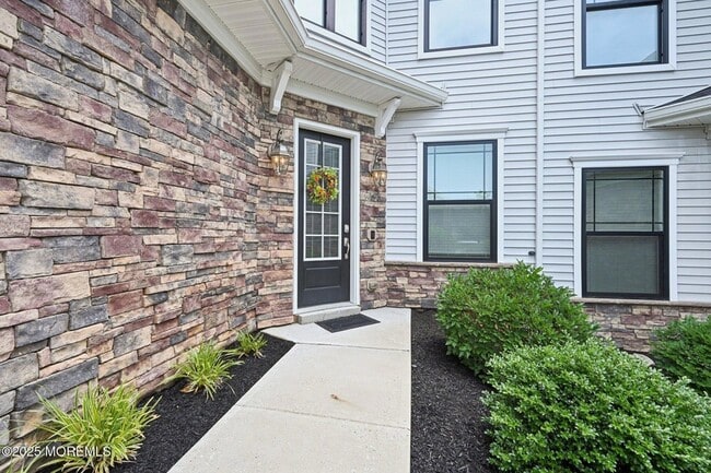Building Photo - 42 Dogleg Ln