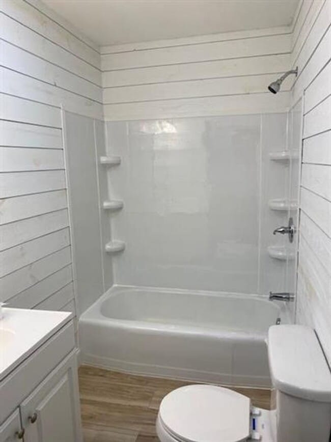 Building Photo - Harriman 37748 - Charming 2-bedroom, 1.5-b...