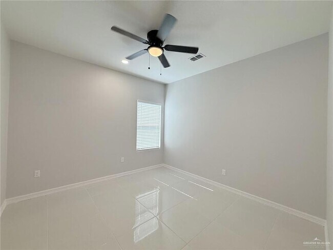 Building Photo - 4225 Heron Ave