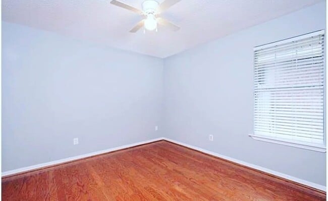 Building Photo - 21565 Palmer Ct