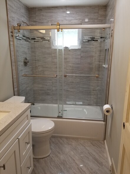 Bathroom - 46 Brookway Dr
