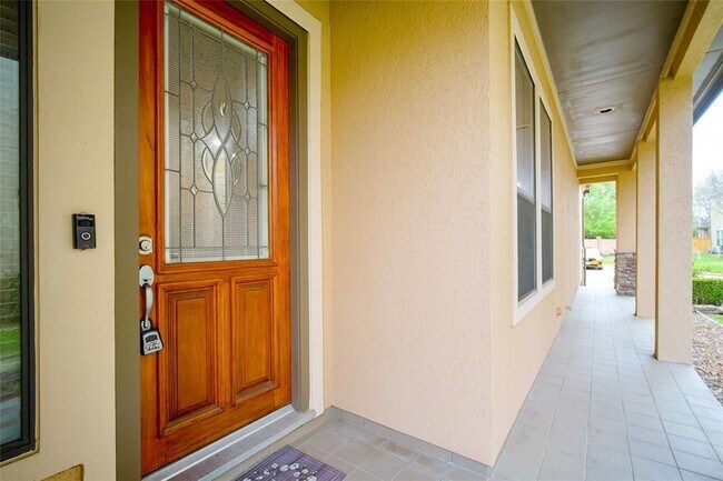 Building Photo - 2906 Royal Oaks Crest