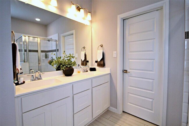 Building Photo - 8143 Bellwick Bay Ct