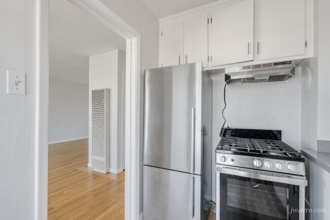 Building Photo - 80 Terra Vista Ave