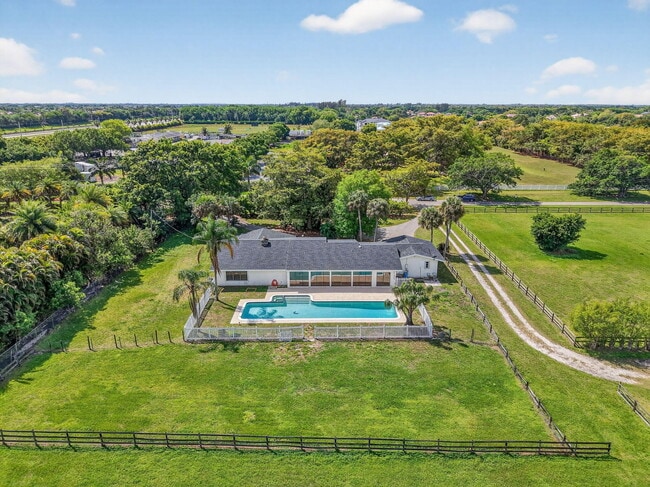 Building Photo - 10157 La Reina Rd