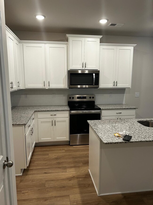 Building Photo - 4248 Notting Hill Dr SW