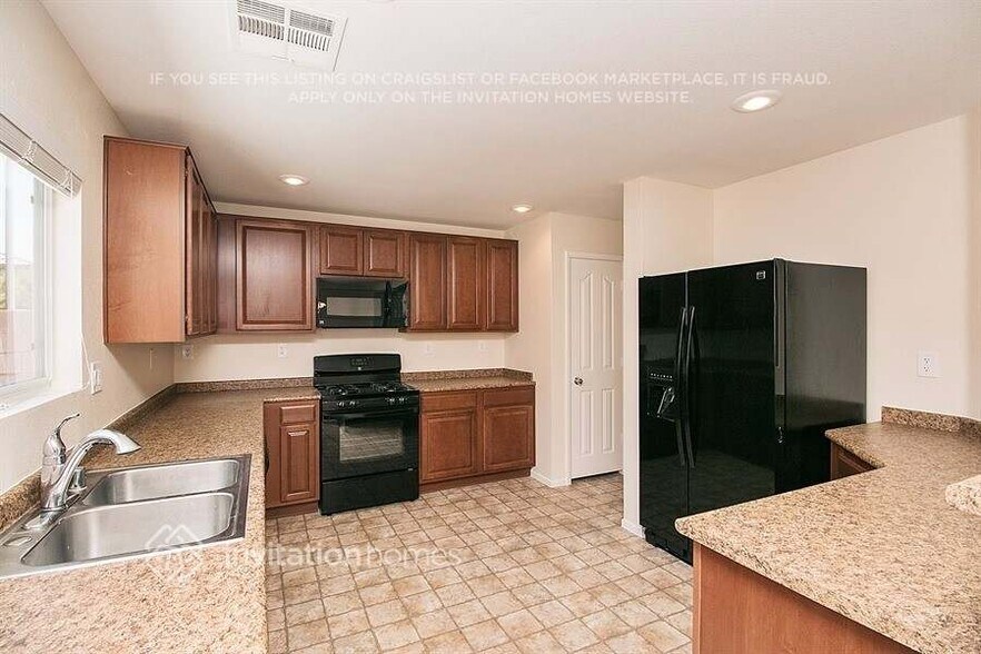 Building Photo - 9238 Wild Stampede Ave