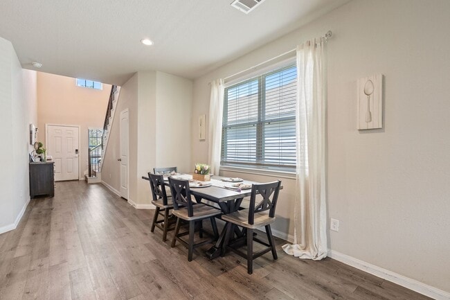 Building Photo - 2221 Raider Dr