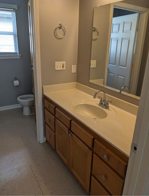 Building Photo - 2606 Elvin Dr