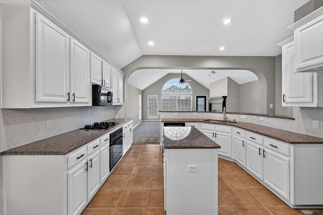 Building Photo - 2416 Greenbrook Dr