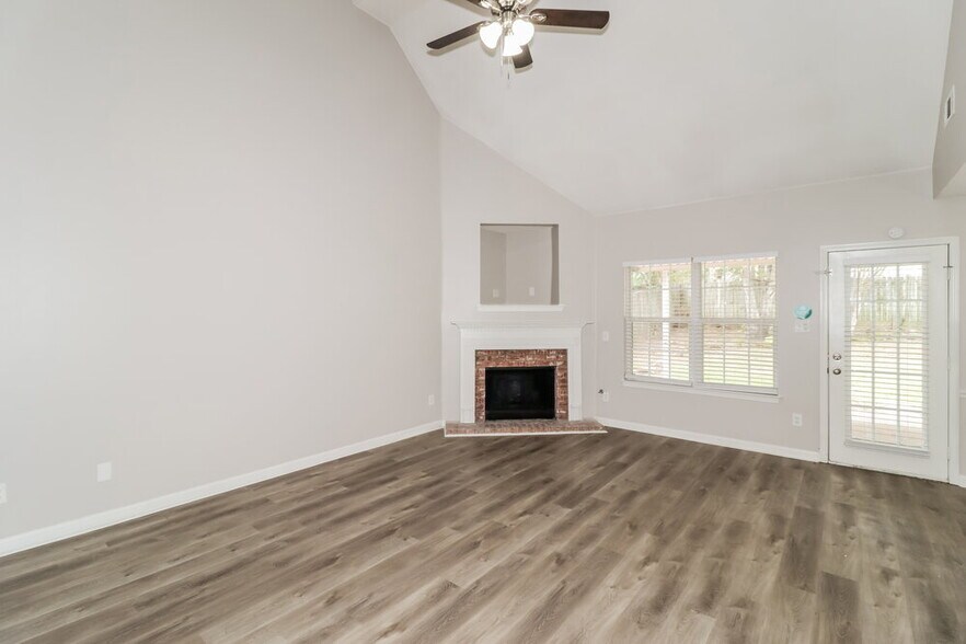Building Photo - 205 Magnolia Garden Ln