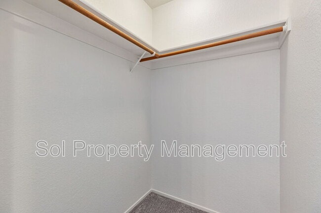 Building Photo - 8105 Kern Ave