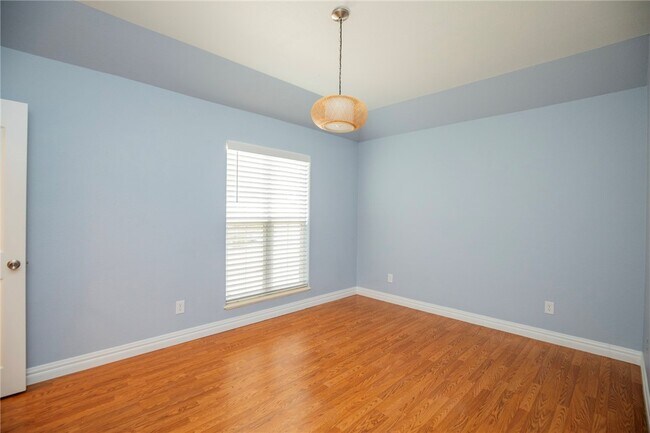 Building Photo - 14198 Rolling Hills Dr