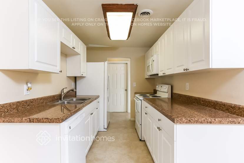 Building Photo - 1302 W Broward St