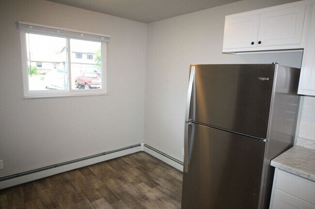 Building Photo - 3 Bedroom Townhouse