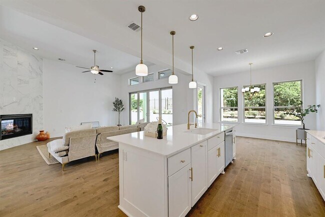 Building Photo - 905 Crestone Stream Dr