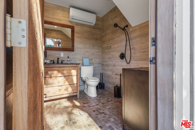 Building Photo - 4744 Haskell Ave