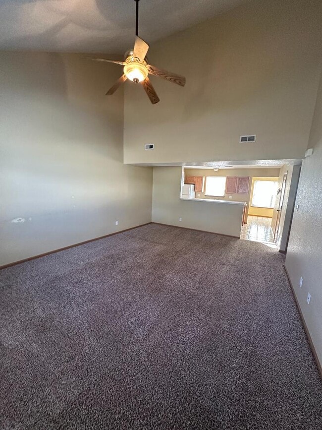 Building Photo - 103 S Woods Ct