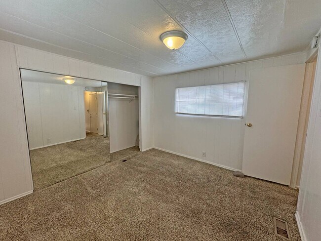 Building Photo - 70210 CA-111