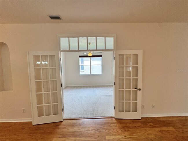 Building Photo - 20634 Queen Alexandra Dr