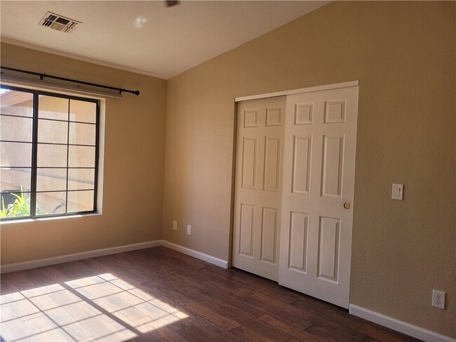 Building Photo - 3835 Smoketree Cir