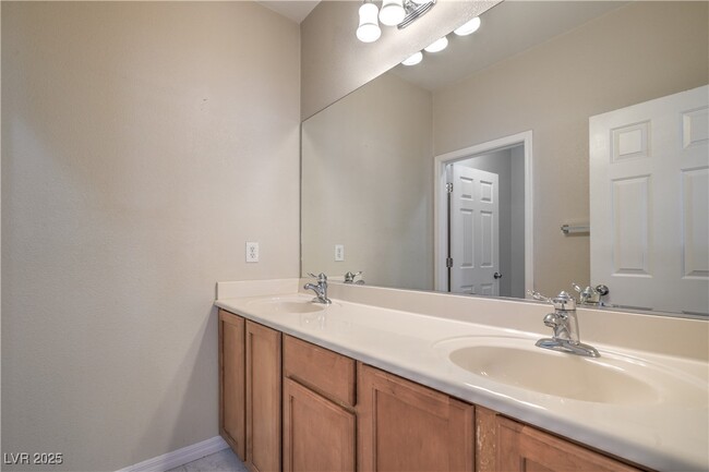 Building Photo - 2464 Sturrock Dr