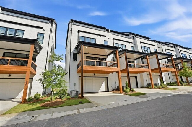 Building Photo - 2042 Juliette Ave