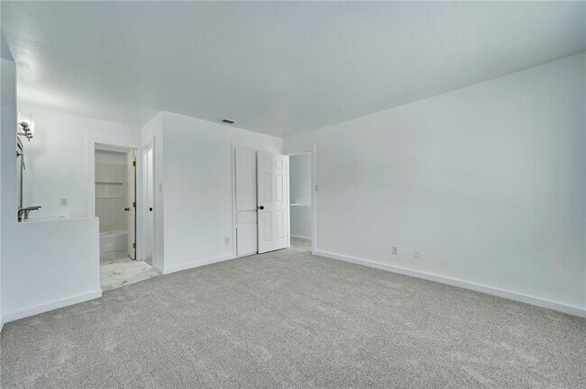 Building Photo - 1502 Bridgeway Dr