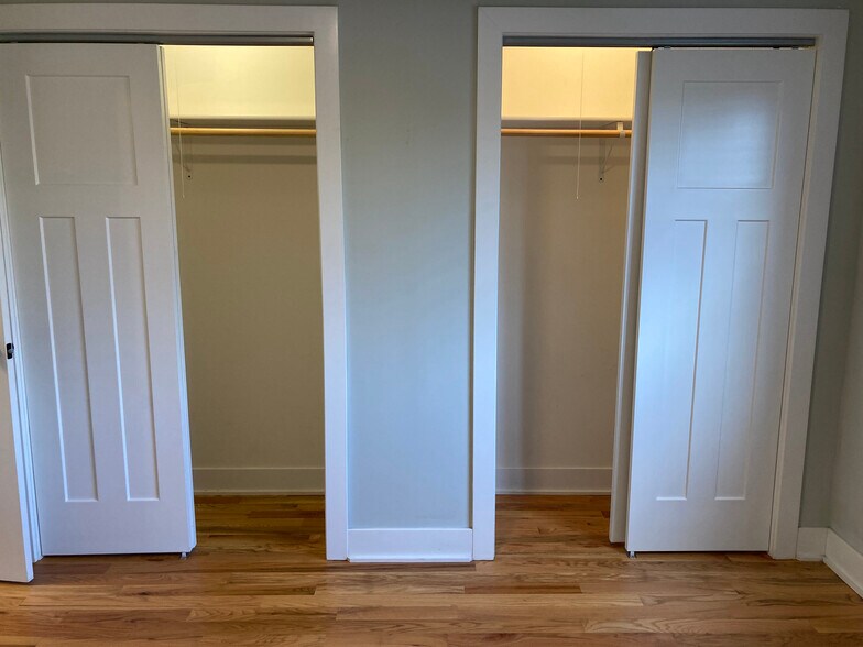 Building Photo - 696 Elm Pl